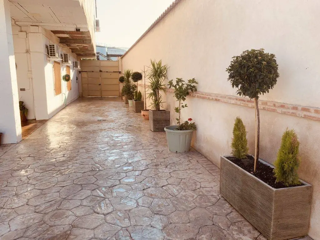 Patio de entrada